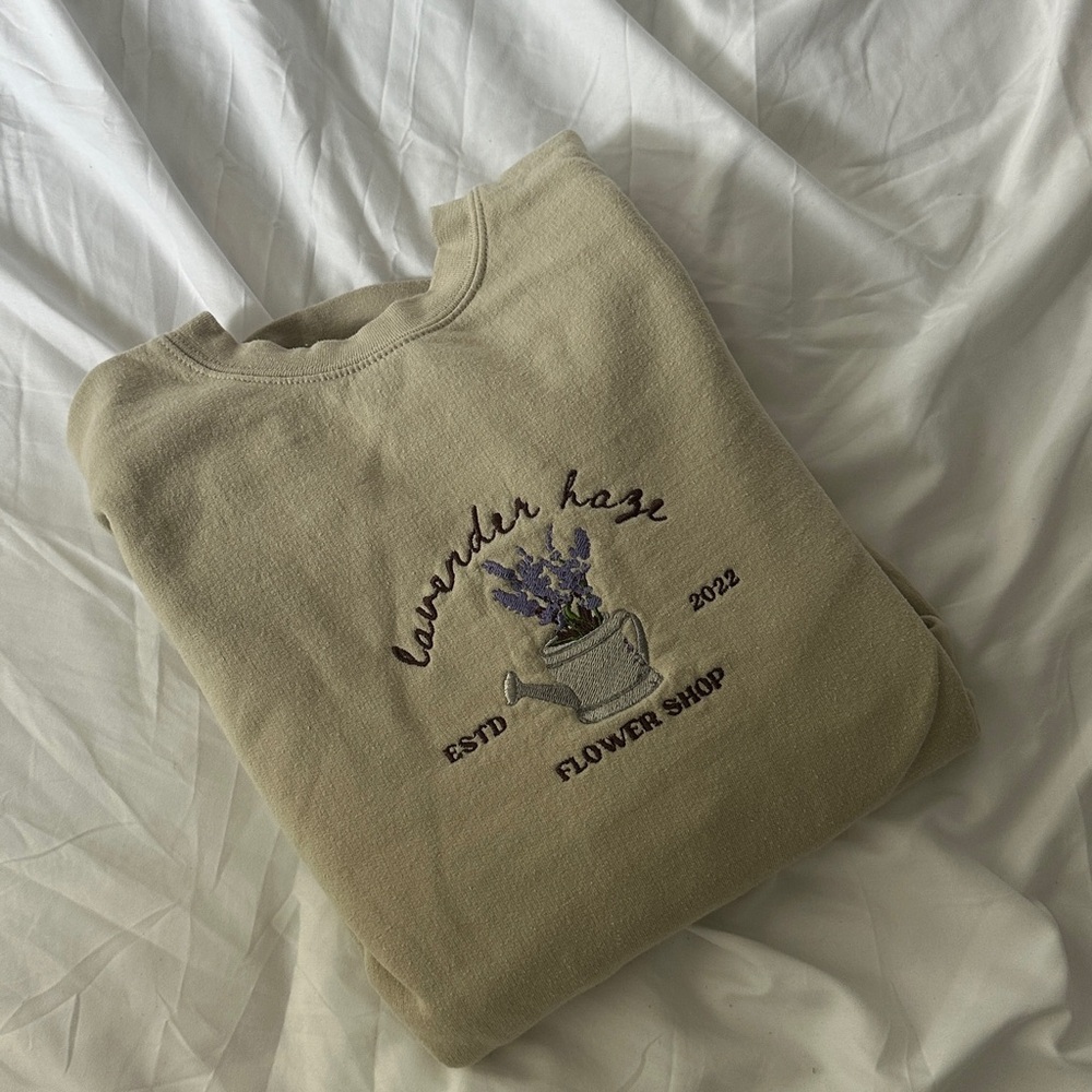 TAYLOR SWIFT Lavender Haze Flower Shop Embroidered Sweatshirt